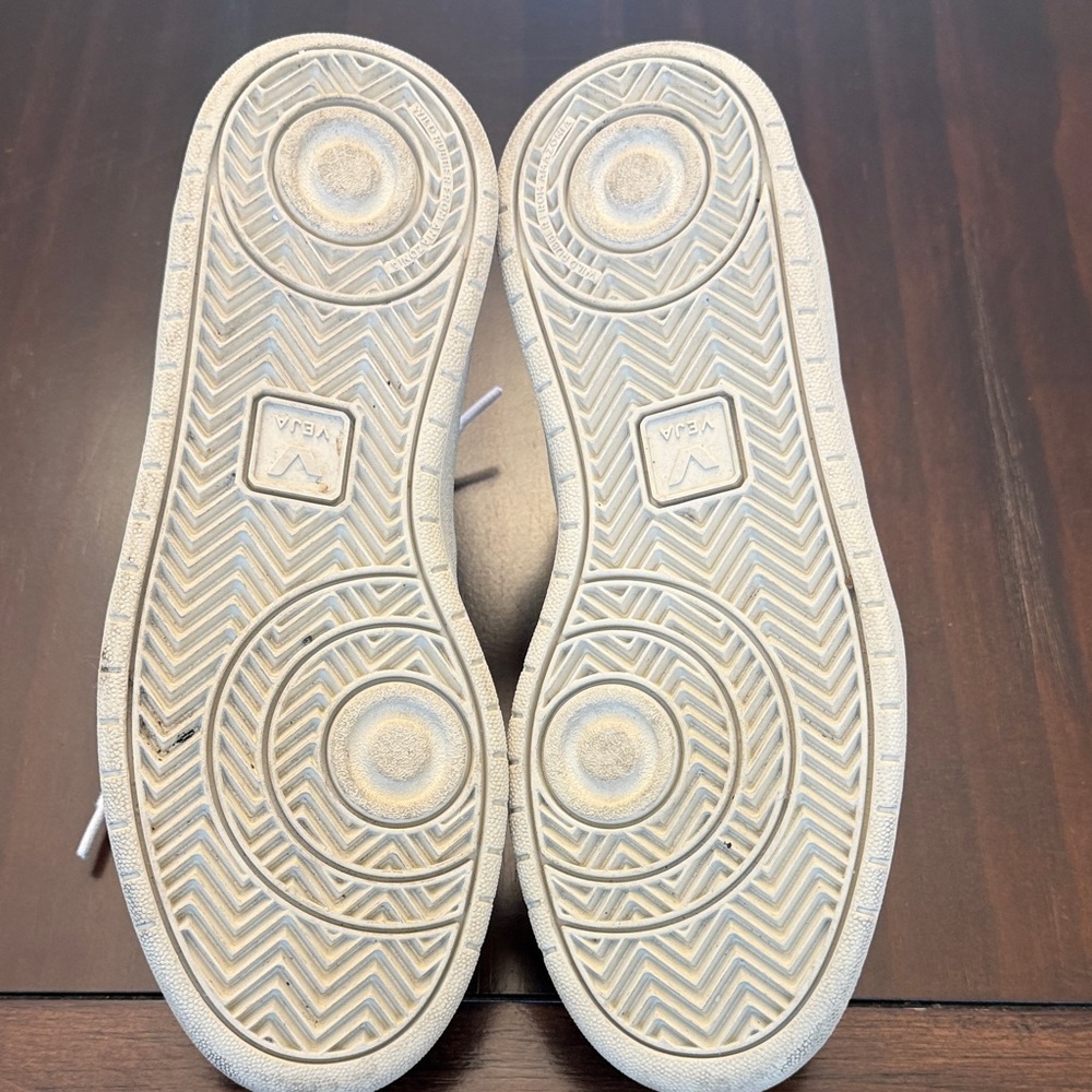 Veja Women's White and Pink Sneakers with Gray Accents - Picture 4 of 5